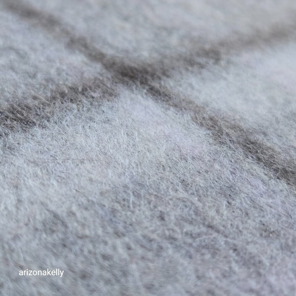 100% Cashmere Fringe Scarf Lavender and Grey Plaid Louisa Perini - Picture 6 of 10